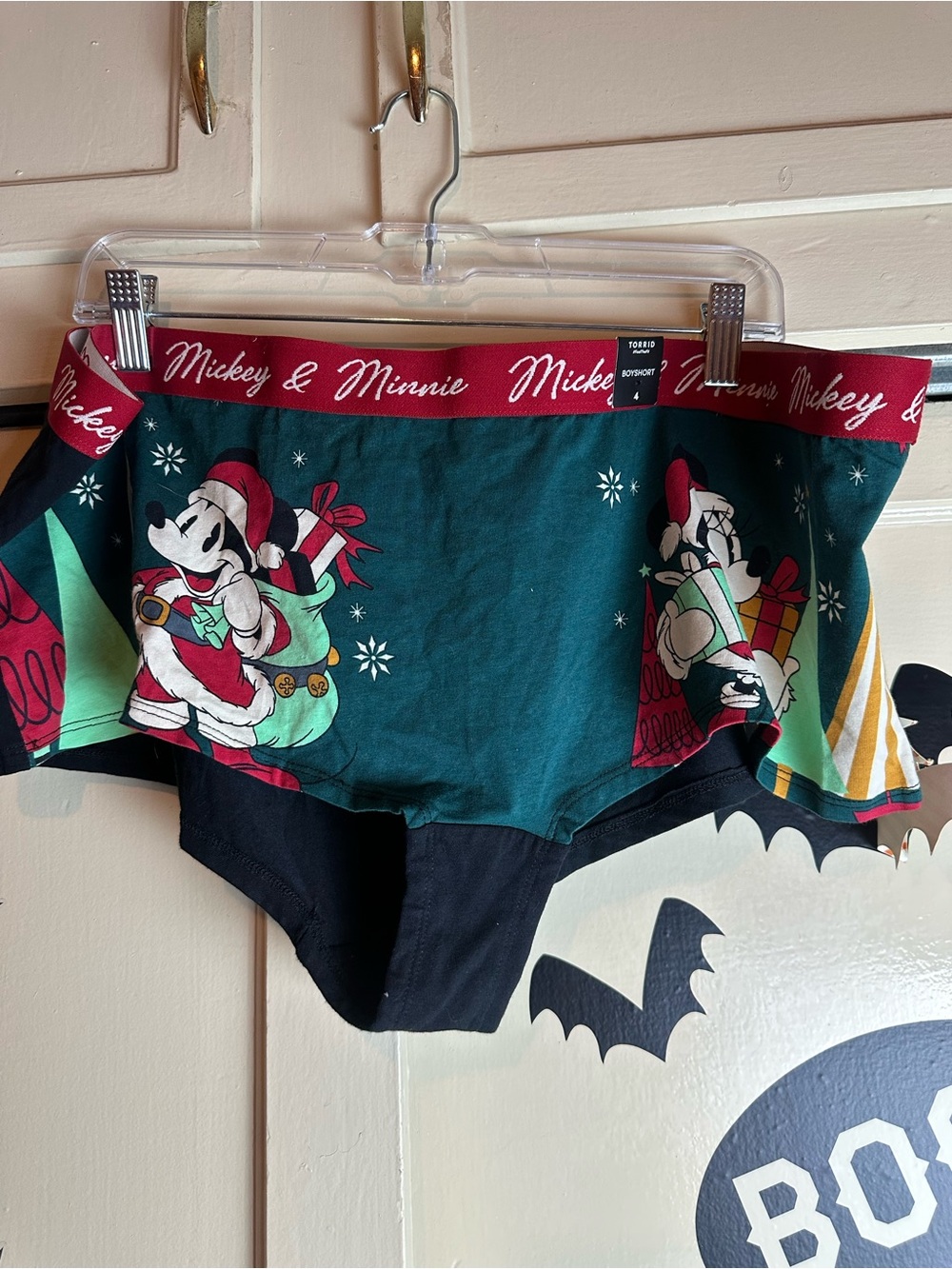 Mickey & Minnie Green Holiday boyshort underwear plus size 4X from torrid